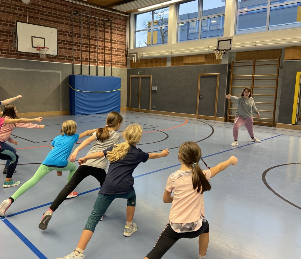Unsere Drittklässler lernen die Sportart „Fechten“ kennen