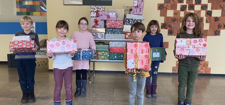 Kinder helfen Kindern – Weihnachtspäckchen