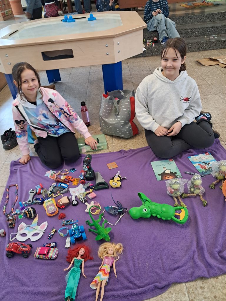 Bunter Flohmarkt vor den Osterferien